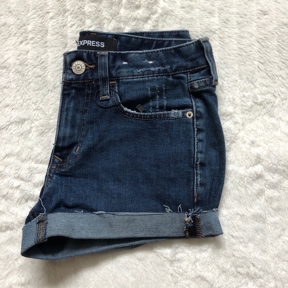 Women’s Express Denim Shorts - Picture 3 of 3
